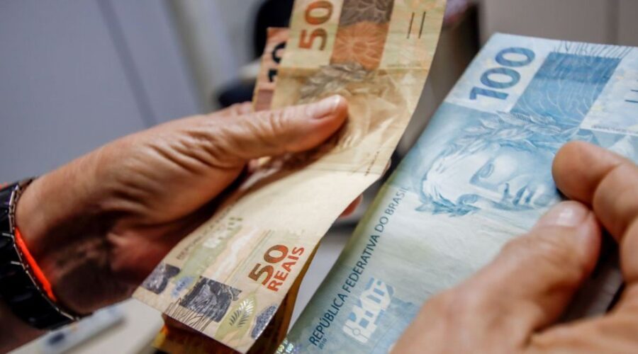 Homem que roubou R$ 30 mil de mulher em 'saidinha bancária' é condenado a cinco anos de prisão