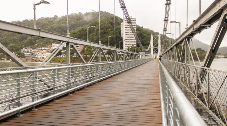 Ponte Pênsil tem trânsito parcialmente interditado nesta quinta-feira; confira os horários