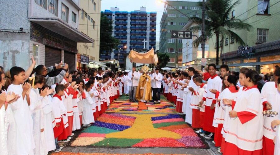 Igrejas e paróquias da Baixada Santista, SP, celebram Corpus Christi nesta quinta-feira; veja programação
