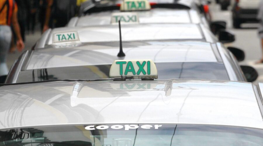 Prefeitura de Guarujá, SP, abre curso para taxistas e motoristas de aplicativos; veja como se inscrever
