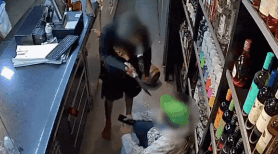 Adolescente é apreendido após invadir distribuidora de bebidas com grupo para roubar whisky de R$ 1 mil; VÍDEO