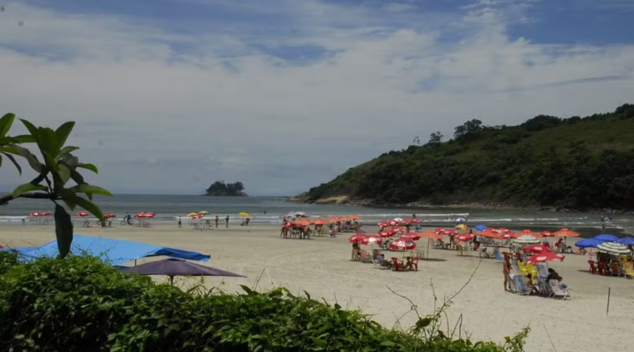 Corpo é encontrado boiando no mar no litoral de SP