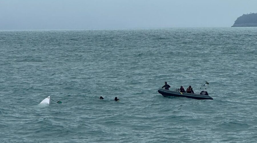 Marinha encontra em São Sebastião lancha que naufragou no litoral de SP