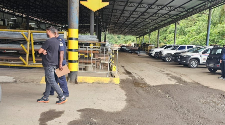 Comércio de sucatas em Santos, SP, é multado em R$ 45 mil após atividades irregulares