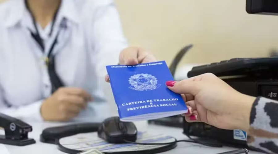 Guarujá, SP, oferece 127 vagas de emprego nesta terça-feira; confira as oportunidades