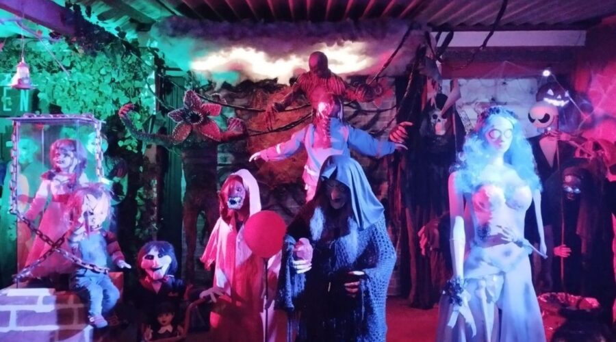 Família cria 'Casa Monstro' com decoração de terror e imóvel vira ponto turístico de Halloween no litoral de SP
