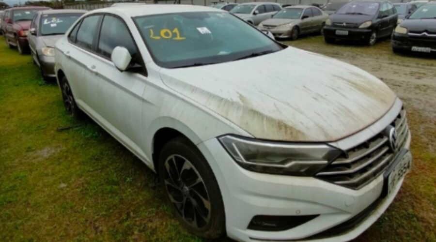 CET-Santos faz leilão online com carro por R$ 1 mil e Jetta por R$ 28 mil; confira as opções