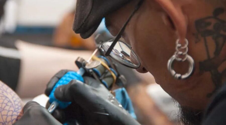 Santos Tattoo Festival tem concurso ao vivo, shows e batalha de tintas; veja a programação