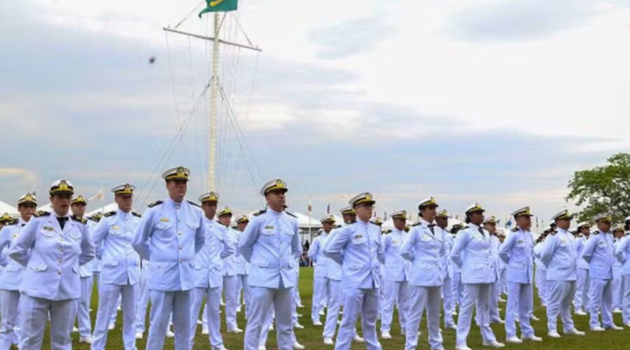 Marinha abre 56 vagas em processo seletivo com salário inicial de R$ 7,5 mil; veja como concorrer
