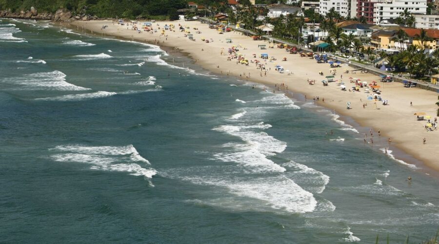 Feriado prolongado registra 105 salvamentos e uma morte no mar no litoral de SP