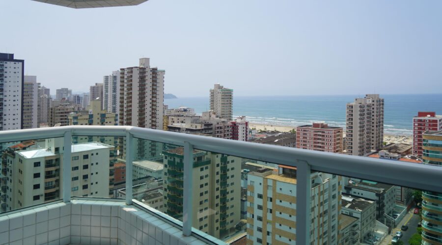 Idoso cai do 15º andar e morre durante instalação de luzes de Natal na sacada