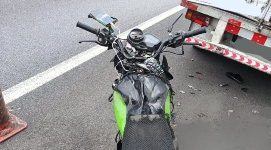 Motociclista morre após bater em veículo no acostamento da rodovia Padre Manoel da Nóbrega, SP