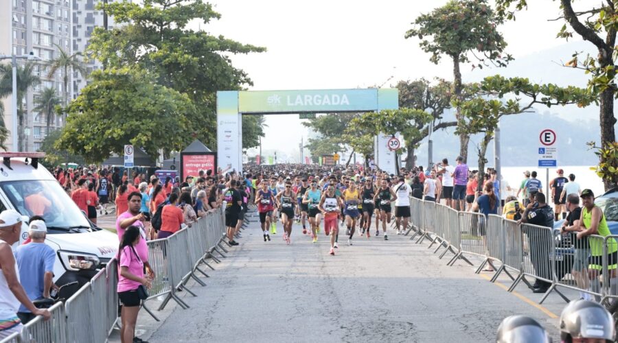 5K Tribuna leva corrida e clima de festa à orla de Santos com quase 10 mil pessoas