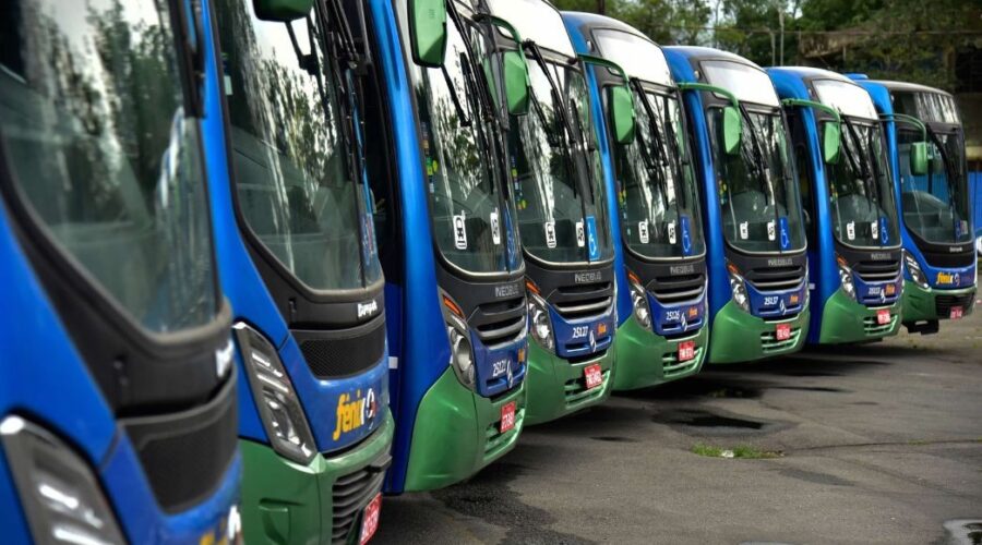 Cubatão abre inscrições para transporte universitário gratuito; confira