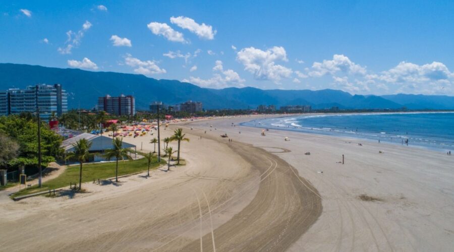 Dois corpos são encontrados boiando no mar de Bertioga, SP