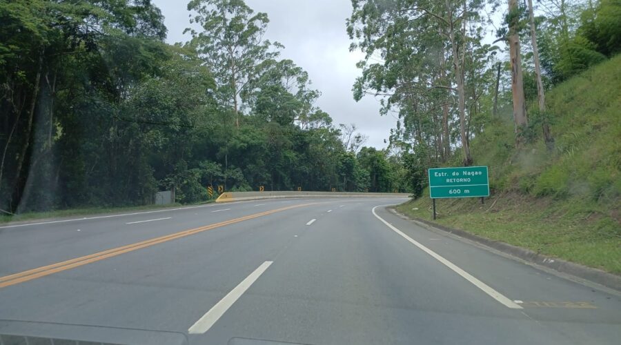 Rodovia Mogi-Bertioga é liberada após acidente entre dois carros no km 84,6