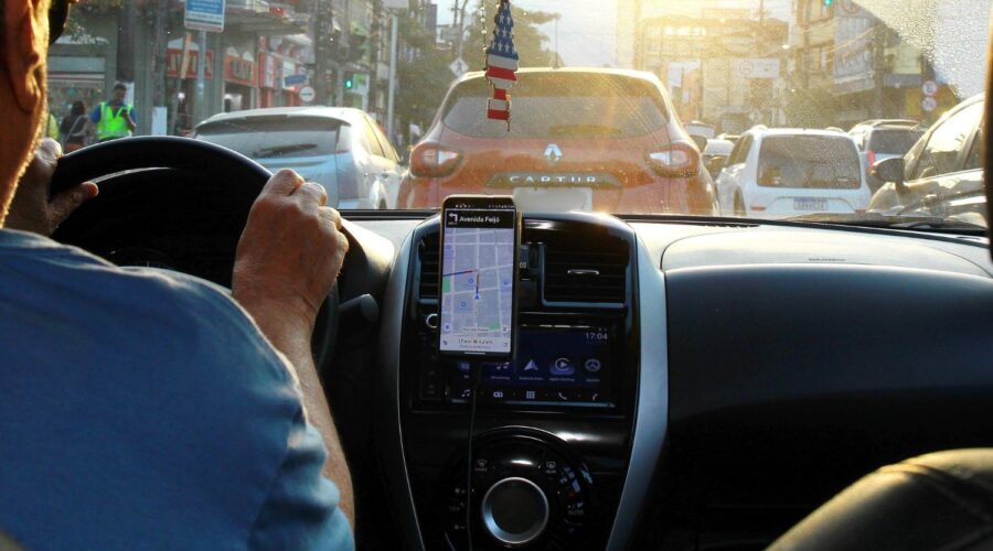 Motorista é bloqueado por aplicativo após recusar mais de 5 mil corridas em um mês; entenda