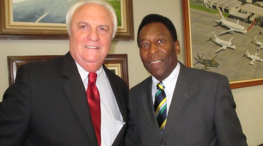 Pepito, braço direito de Pelé, lança livro com bastidores e histórias do Rei do Futebol: 'melhor fora do campo que dentro dele'