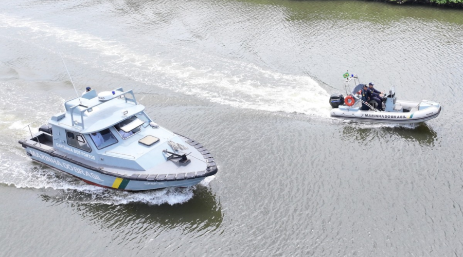 Marinha flagra embarcações sem habilitação e apreende mais de 100 no litoral de SP