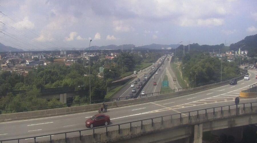 Estradas ficam congestionadas na volta do feriadão de Páscoa em direção a SP
