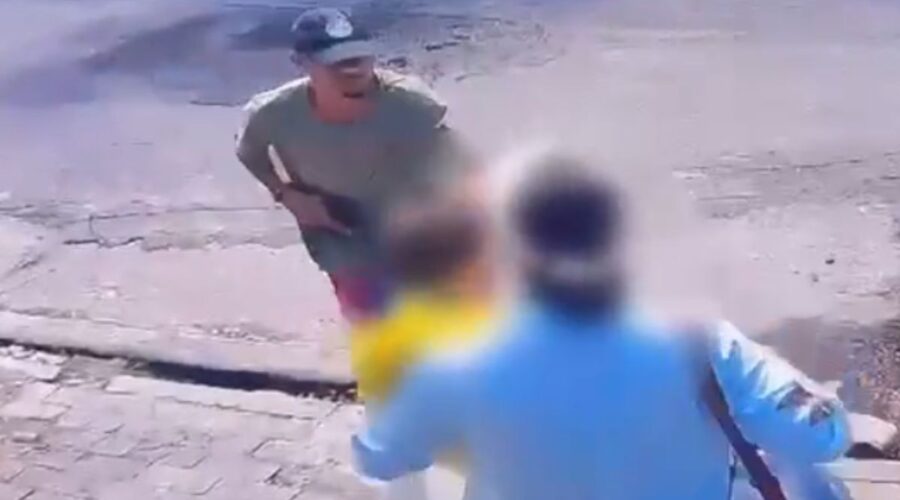 Turista é assaltada com bebê no colo em frente a hotel no litoral de SP; VEJA