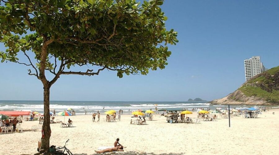 Três homens morrem afogados no mar em SP