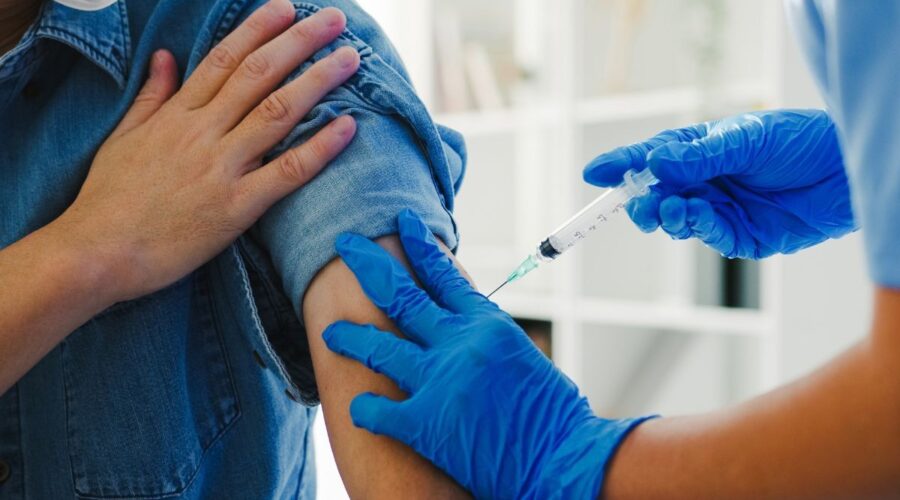 Cidades da Baixada Santista ampliam públicos de vacinação contra a gripe