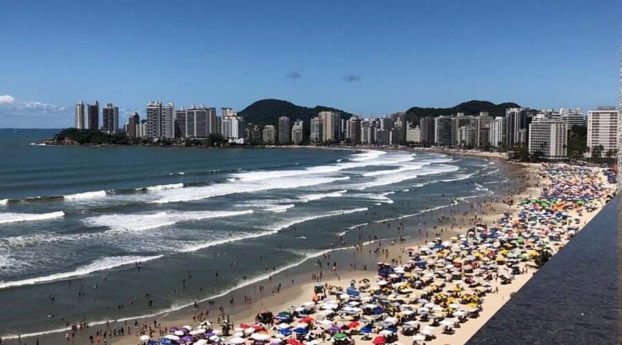 Turista morre após se afogar em Guarujá; outros dois são resgatados