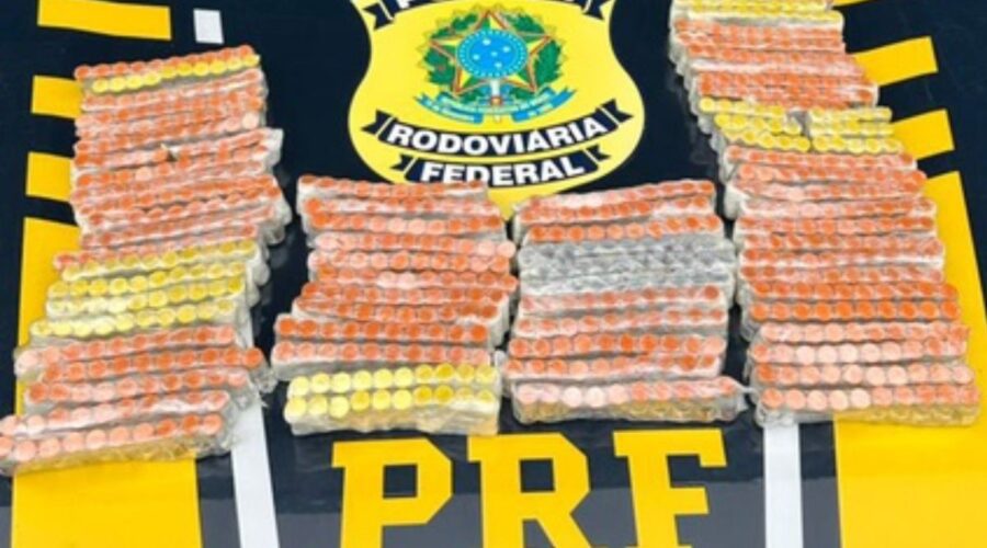 Passageiro é preso com 710 ampolas de remédio para emagrecer escondidas em frascos de perfume em SP