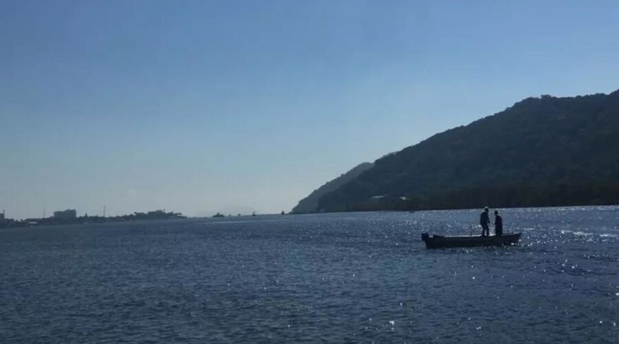 Justiça condena marina e dono de barco por derramamento de 490 litros de óleo no litoral de SP