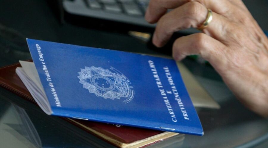 Baixada Santista tem 170 vagas de emprego disponíveis nos PATs; confira por cidade