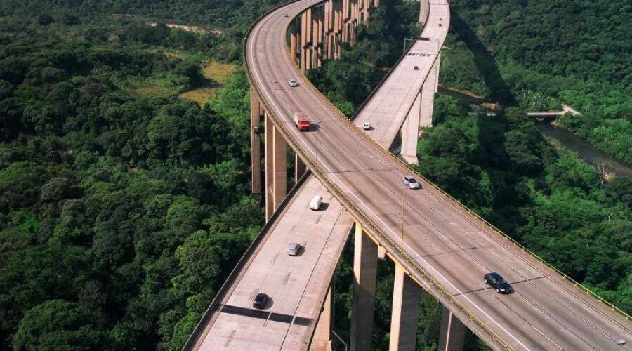 Rodovia dos Imigrantes completa 50 anos e se prepara para nova expansão
