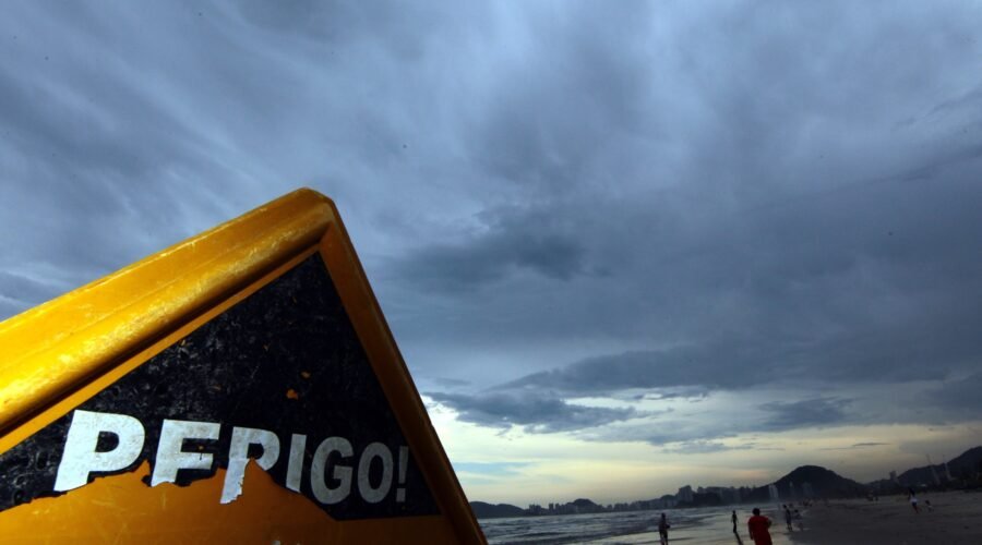 Temporais e rajadas acima de 75 km/h colocam Baixada Santista e Vale do Ribeira em alerta