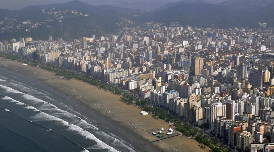 'Cheiro de gás' que causou mal-estar em moradores veio do Porto de Santos; entenda