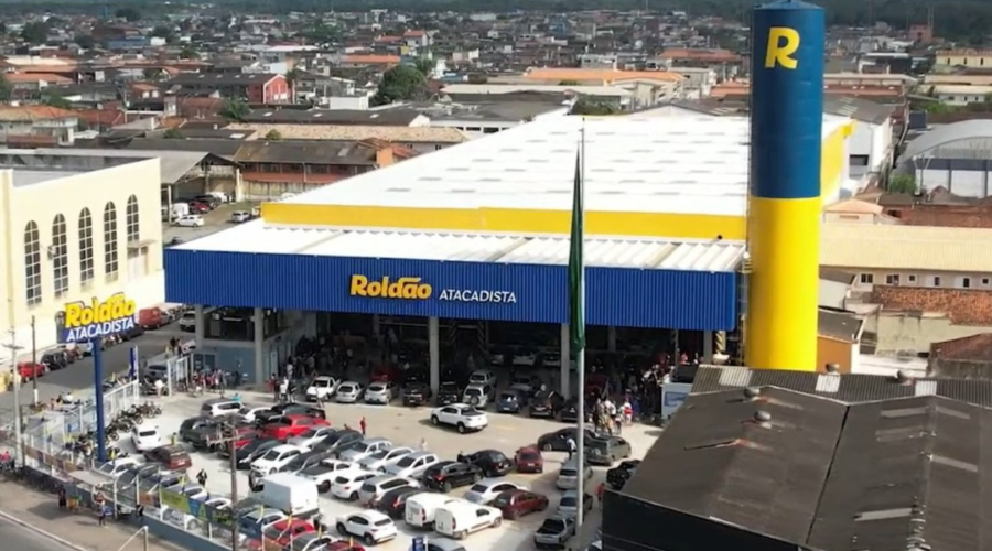 Atacadista é condenado a pagar R$ 43 mil a jovem demitido após processar empresa no litoral de SP