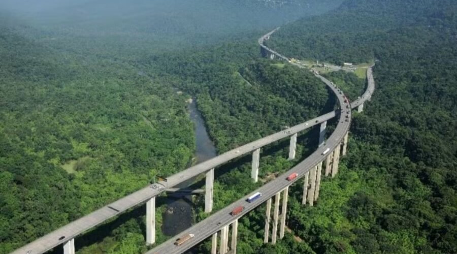 Obras provocam bloqueios no Sistema Anchieta-Imigrantes; veja programação