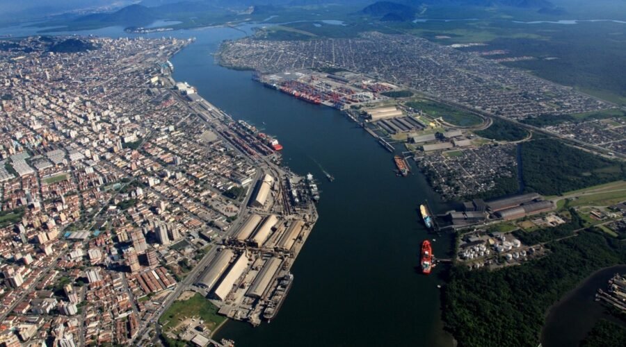 Mais de 7 em cada 10 sacas de café exportadas pelo Brasil saíram pelo Porto de Santos